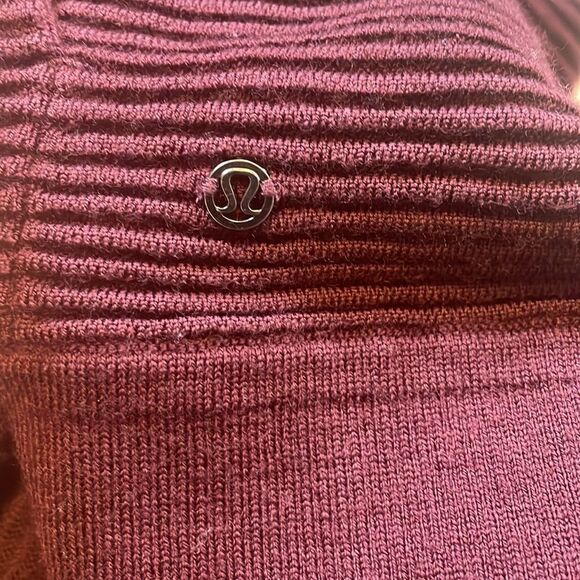Lululemon Sit In Lotus Wrap Merino Wool In Cassis - Picture 9 of 10